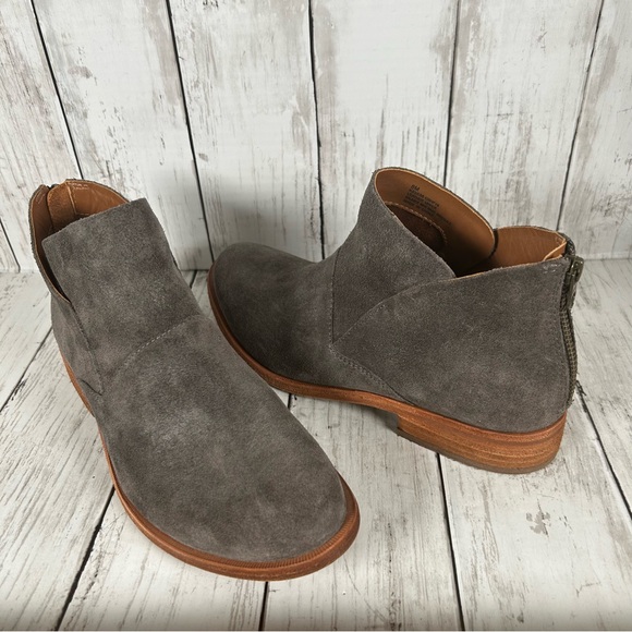 Kork Ease Ryder Grey Suede Chelsea Ankle Boots Booties Women’s NEW Sz 8 $210 - Picture 1 of 9